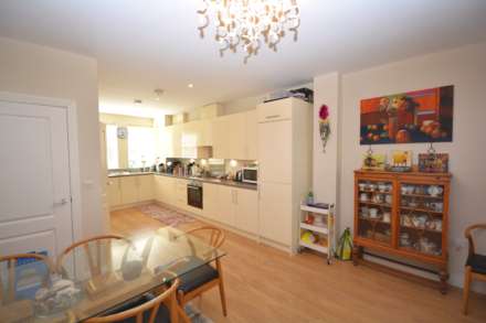 Lindo Close, Chesham, Image 6