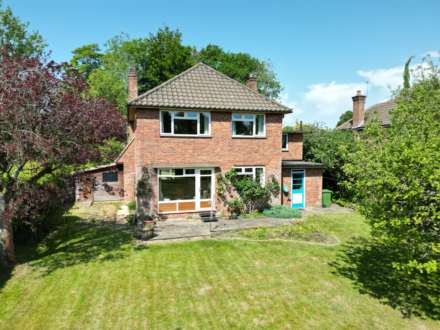 Clifton Road, Amersham, Image 17