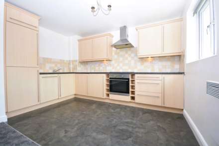 The Cedars, High Wycombe, Image 3