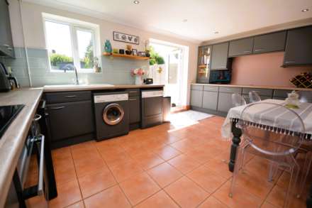 Sandycroft Road, Amersham, Image 4