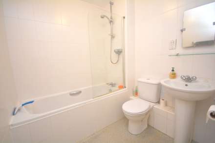 Meadowbank Close, Amersham, Image 5