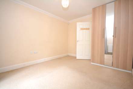 Meadowbank Close, Amersham, Image 7