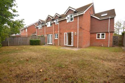 Meadowbank Close, Amersham, Image 8