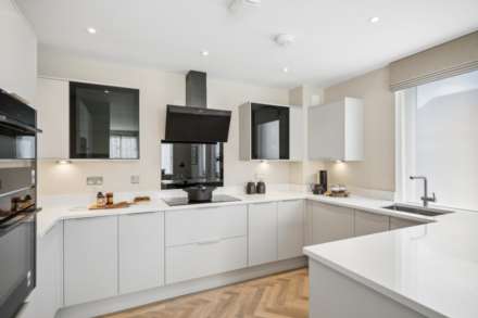 The Broadway, Amersham, Image 13