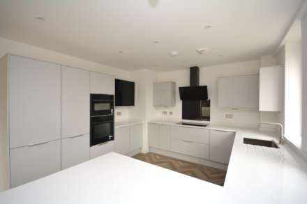 The Broadway, Amersham, Image 13