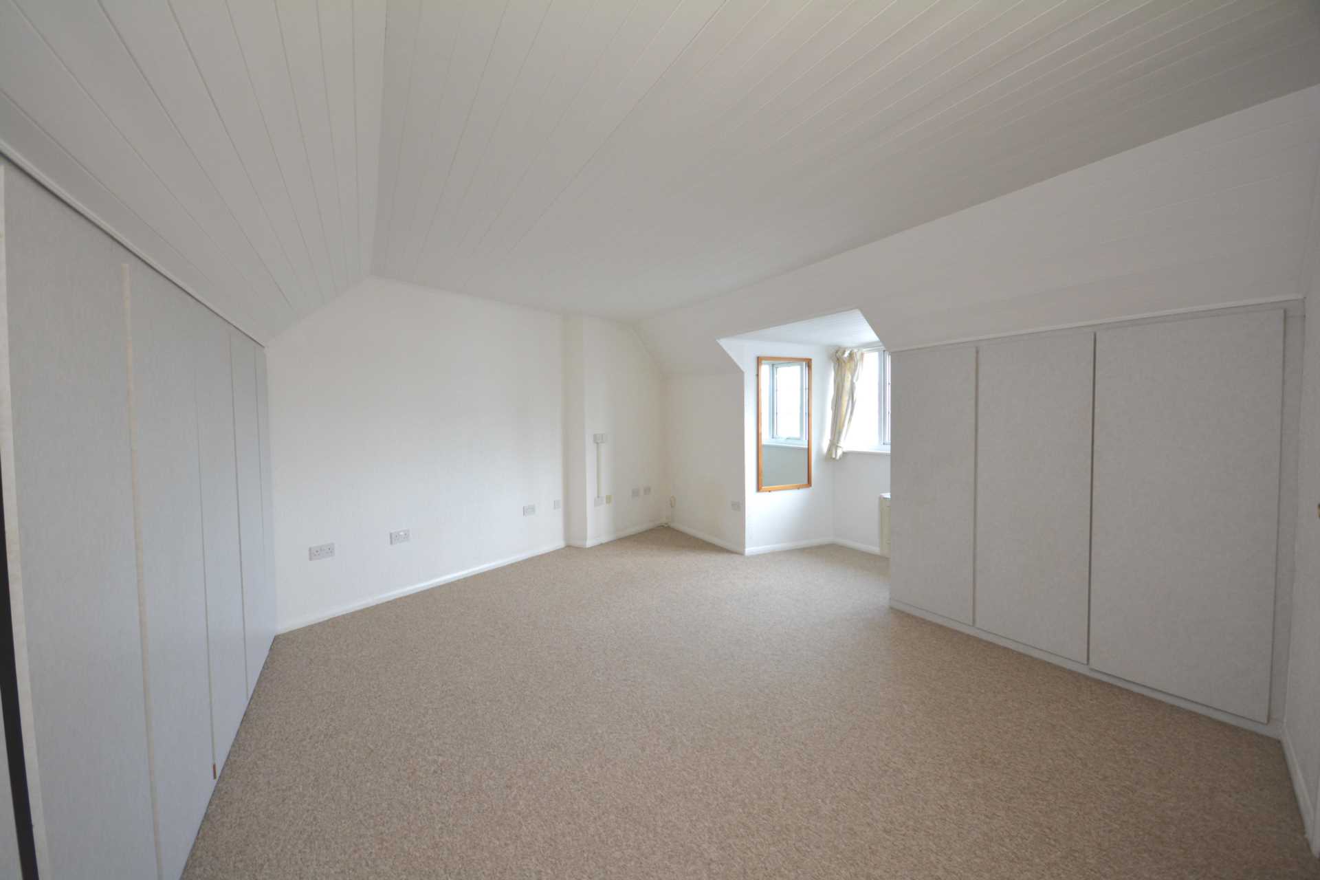 Sycamore Road, Amersham HP6, Image 3