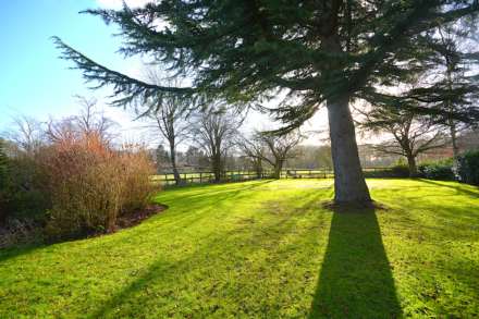 Oak Lane, Bellingdon, Image 2