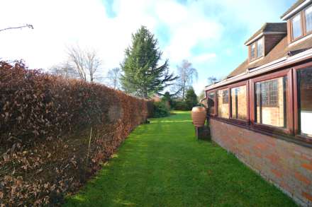 Oak Lane, Bellingdon, Image 22