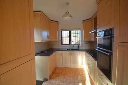 Oak Lane, Bellingdon, Image 6