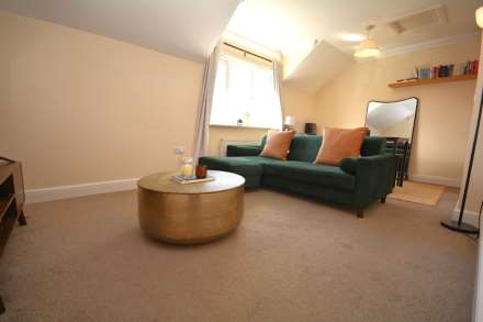 Meadowbank Close, Amersham HP7, Image 3