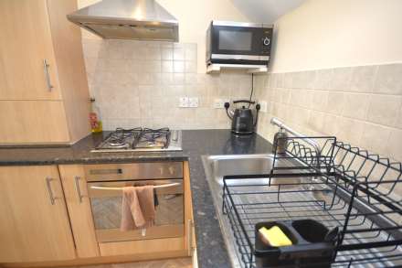 Meadowbank Close, Amersham HP7, Image 6