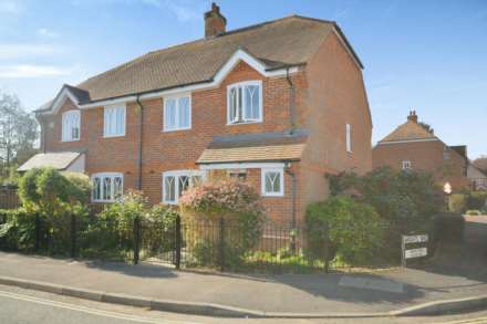 2 Bedroom Semi-Detached, Back Lane, Great Missenden HP16