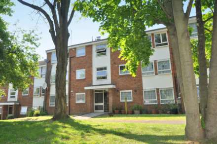 2 Bedroom Apartment, Gordon Road, Chesham HP5