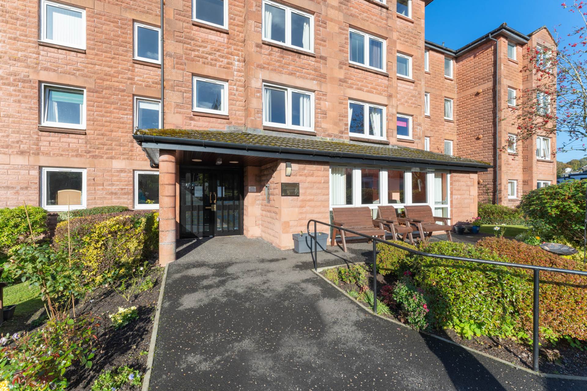 Elphinstone Court, Kilmacolm, Image 1