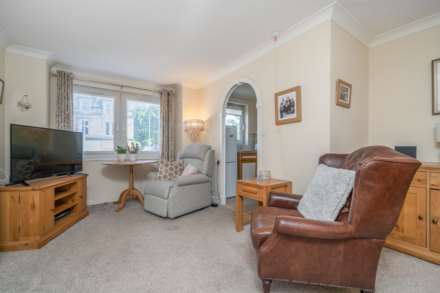 Elphinstone Court, Kilmacolm, Image 2
