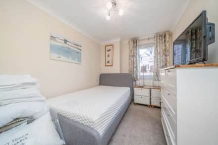 Elphinstone Court, Kilmacolm, Image 9