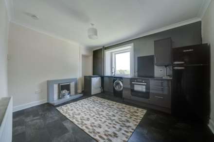 Rachael Place, Kilmacolm, Image 3