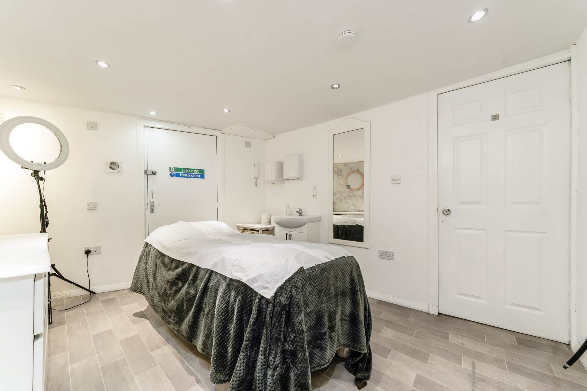 Kirkinner Place, Bridge Of Weir, Image 11