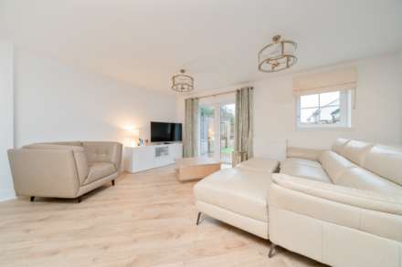 Church Street, Lochwinnoch, Image 2