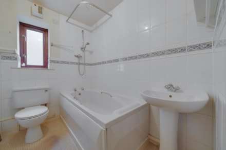 Ingleby Court, Bridge Of Weir, Image 7