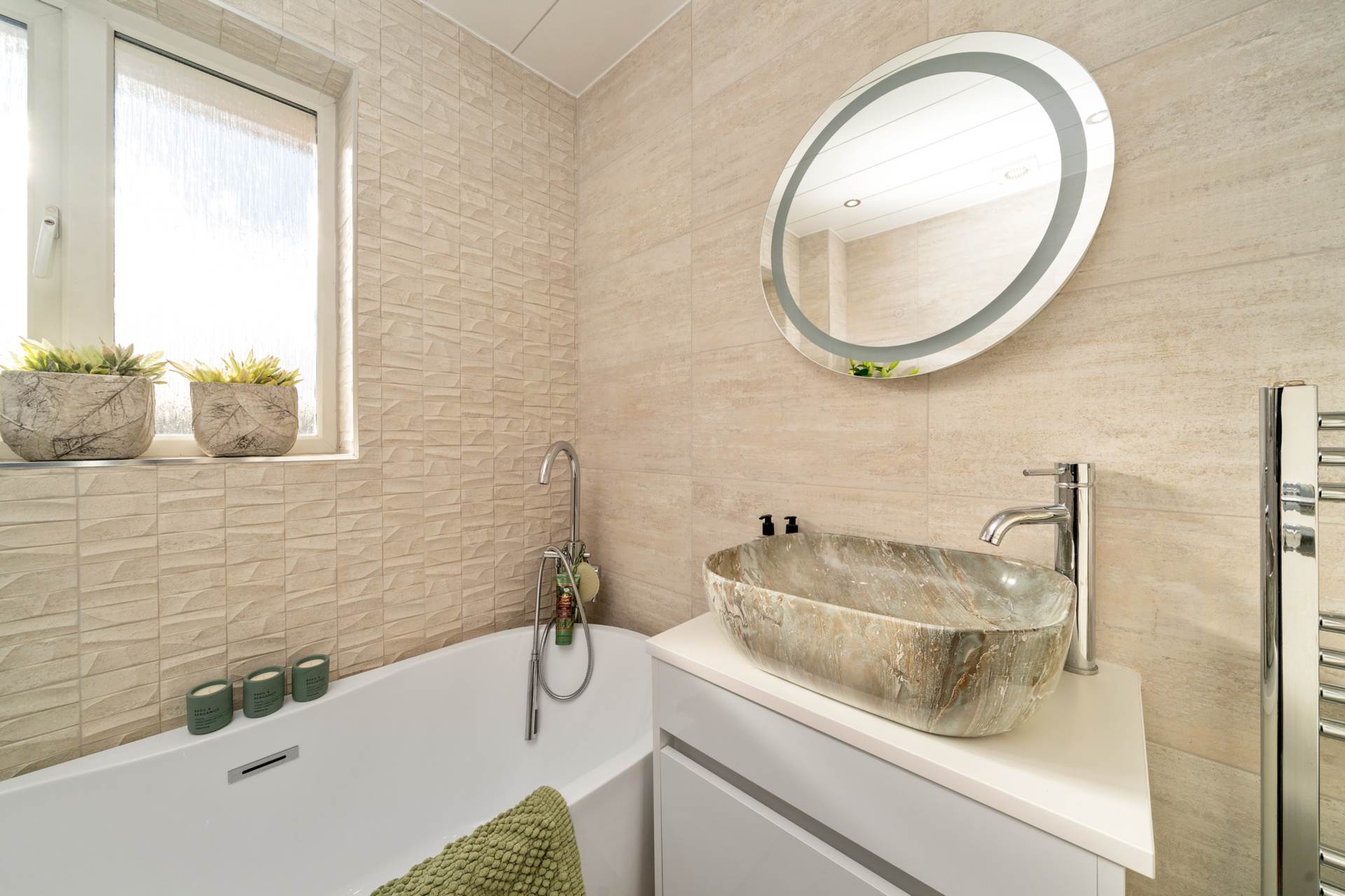 Strathcarron Green, Paisley, Image 13