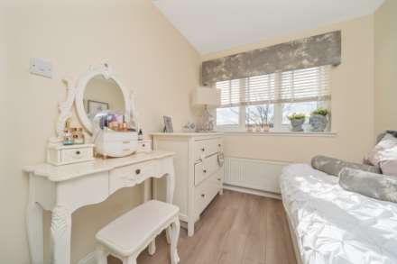 Strathcarron Green, Paisley, Image 10