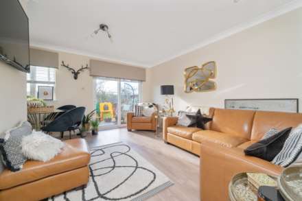 Strathcarron Green, Paisley, Image 2