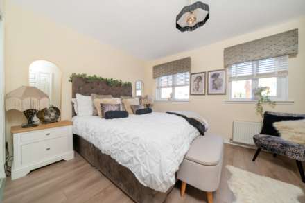 Strathcarron Green, Paisley, Image 9