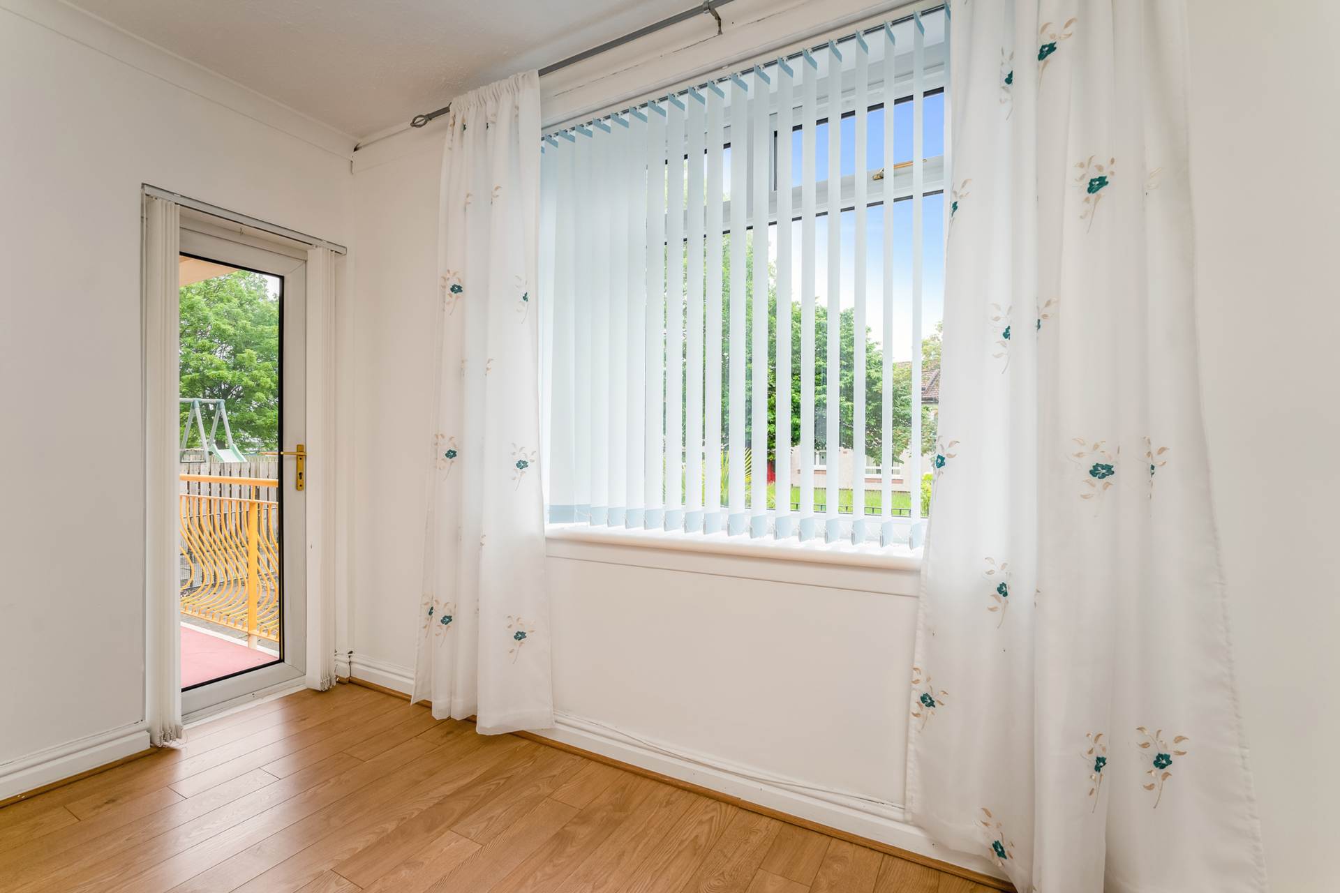Mossvale Walk, Glasgow, Image 3