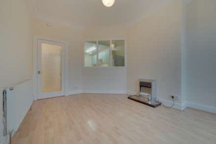 Glenburn Place, Kilmacolm, Image 4