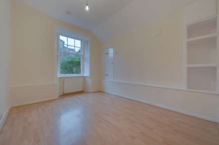 Glenburn Place, Kilmacolm, Image 7