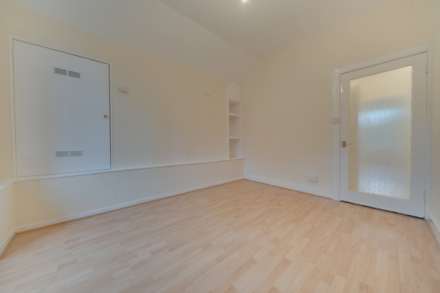 Glenburn Place, Kilmacolm, Image 8