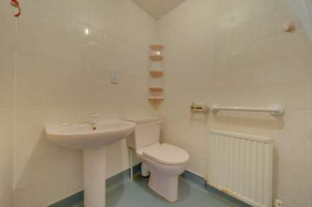 Victoria Gardens, Kilmacolm, Image 12