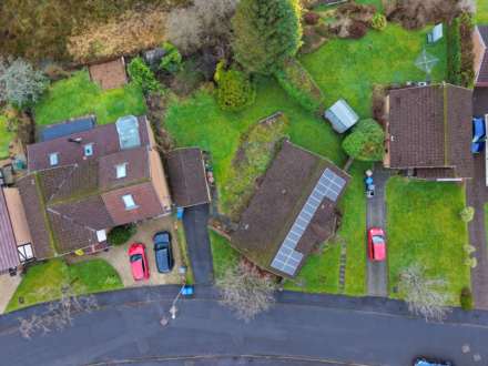 Victoria Gardens, Kilmacolm, Image 3