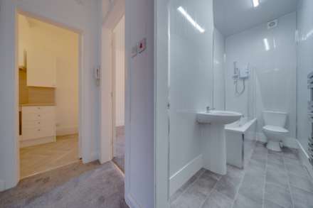 Queen Street, Paisley, Image 8