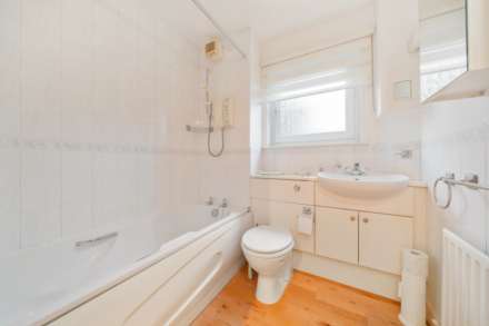 Whitelea Court, Kilmacolm, Image 13