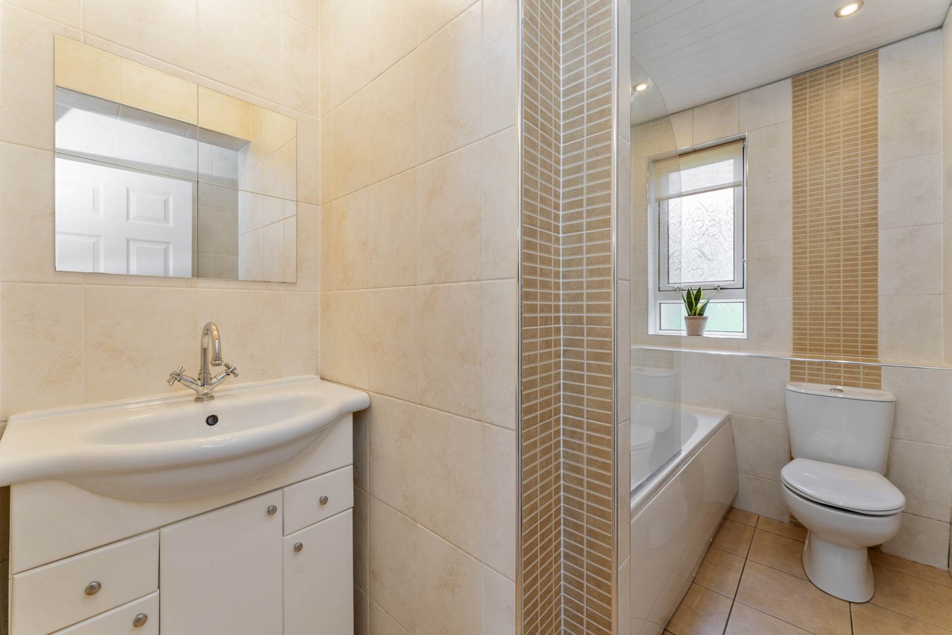 Calderpark Street, Lochwinnoch, Image 15