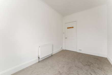 Calderpark Street, Lochwinnoch, Image 14