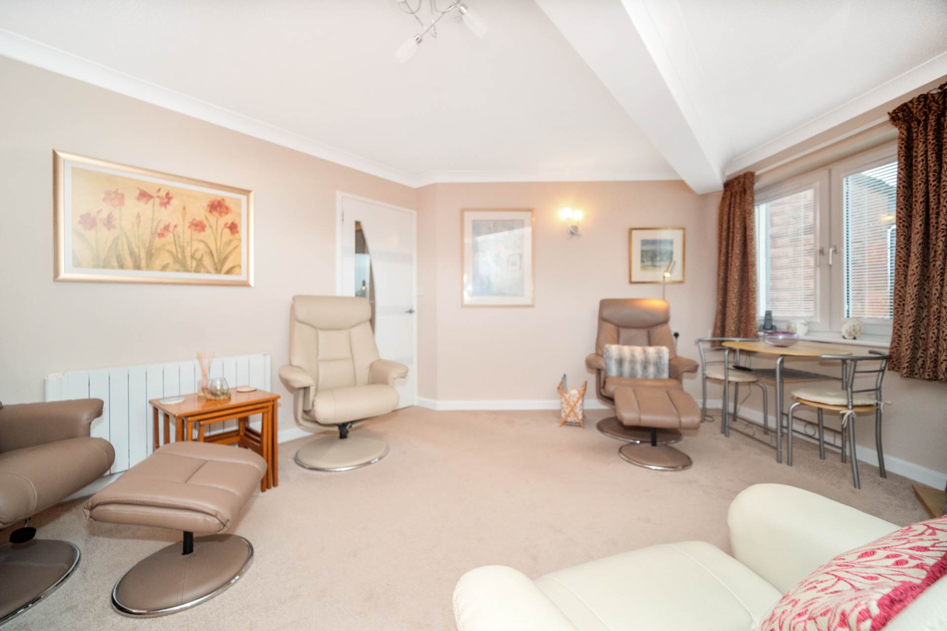 Elphinstone Court, Kilmacolm, Image 4