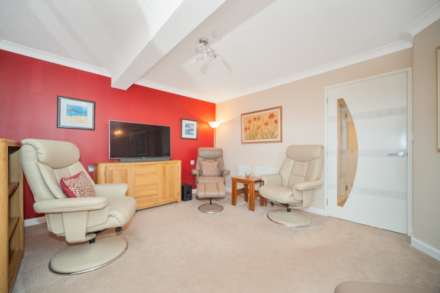 Elphinstone Court, Kilmacolm, Image 3