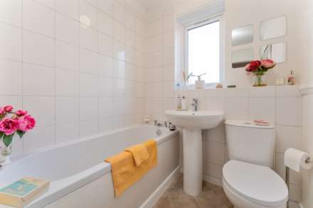 Glencairn Court, High Street, Kilmacolm, Image 13