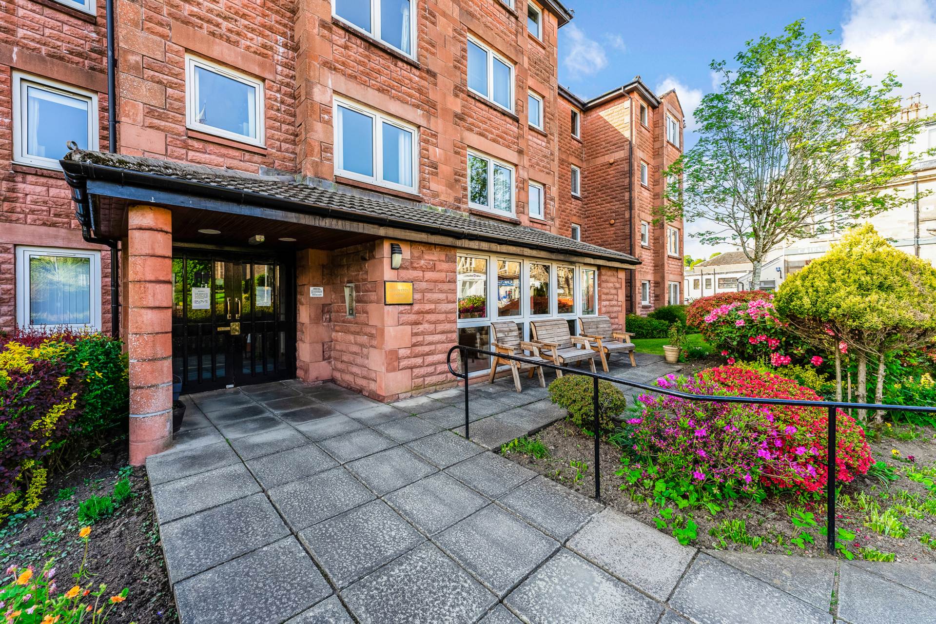 Elphinstone Court, Kilmacolm, Image 1