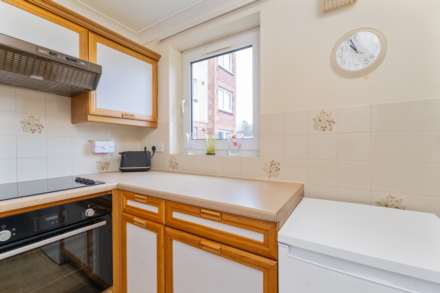 Elphinstone Court, Kilmacolm, Image 5