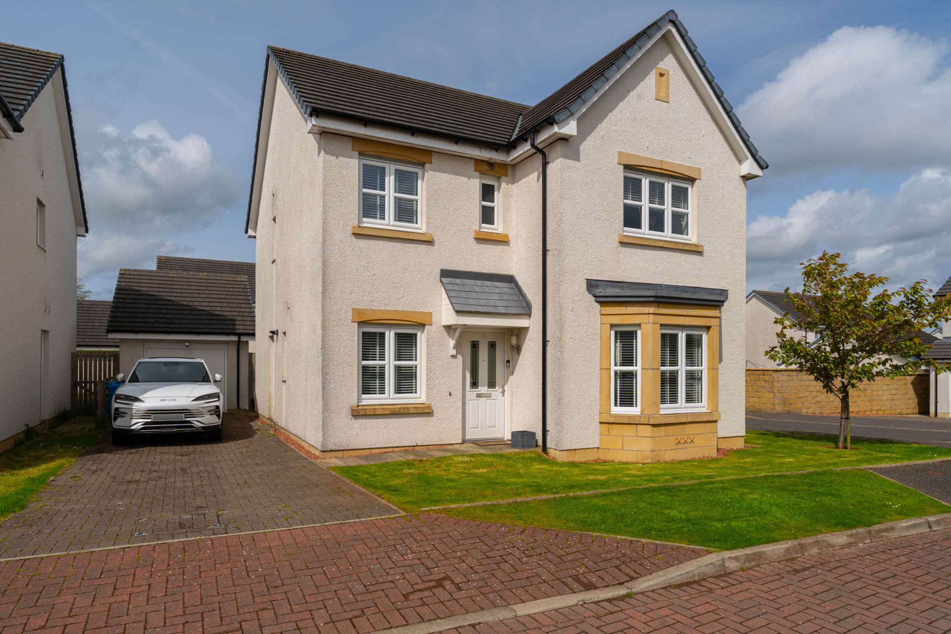 Duncolm View, Glasgow, Image 1