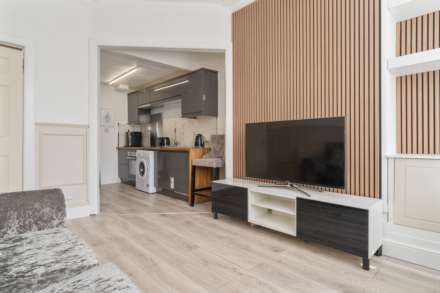 Glenburn Place, Kilmacolm, Image 4