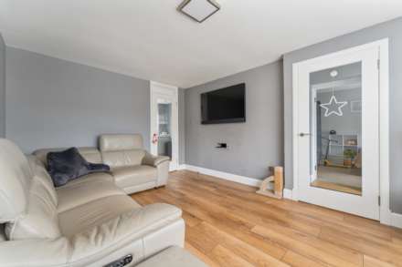 Burnside Gardens, Kilbarchan, Image 2