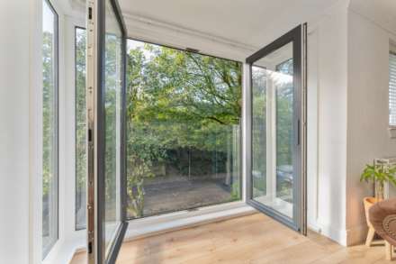 Castlehill Crescent, Kilmacolm, Image 3