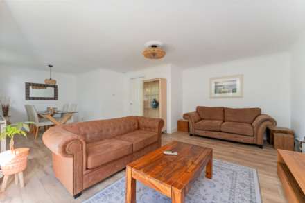 Castlehill Crescent, Kilmacolm, Image 4