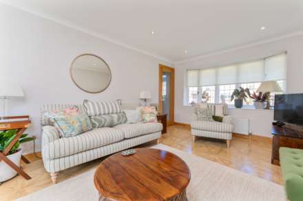 Whitelea Avenue, Kilmacolm, Image 3
