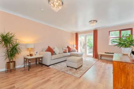 Rosebank Gardens, Johnstone, Image 2